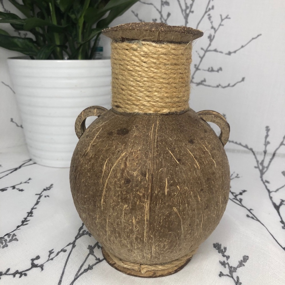 Handcrafted Coconut Vase - Picture 3 of 6
